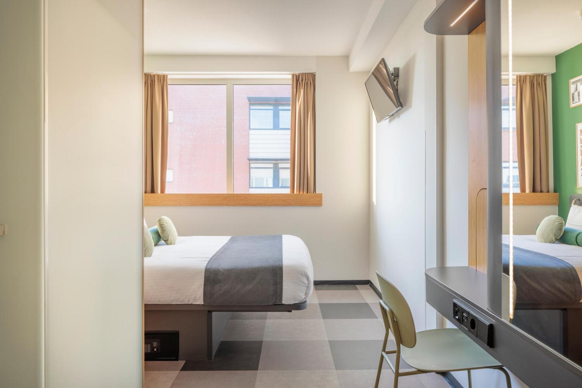 Maxhotel Amsterdam Airport Schiphol - Recently Renovated Hoofddorp Exterior foto