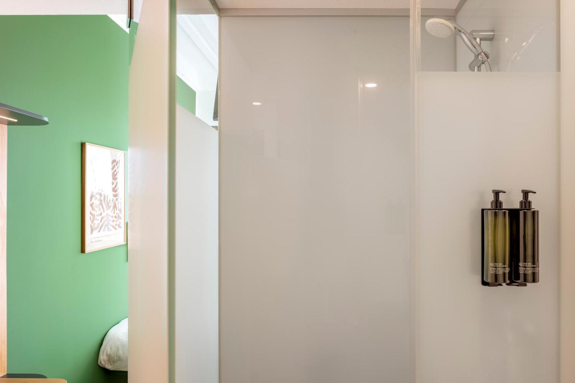 Maxhotel Amsterdam Airport Schiphol - Recently Renovated Hoofddorp Zimmer foto