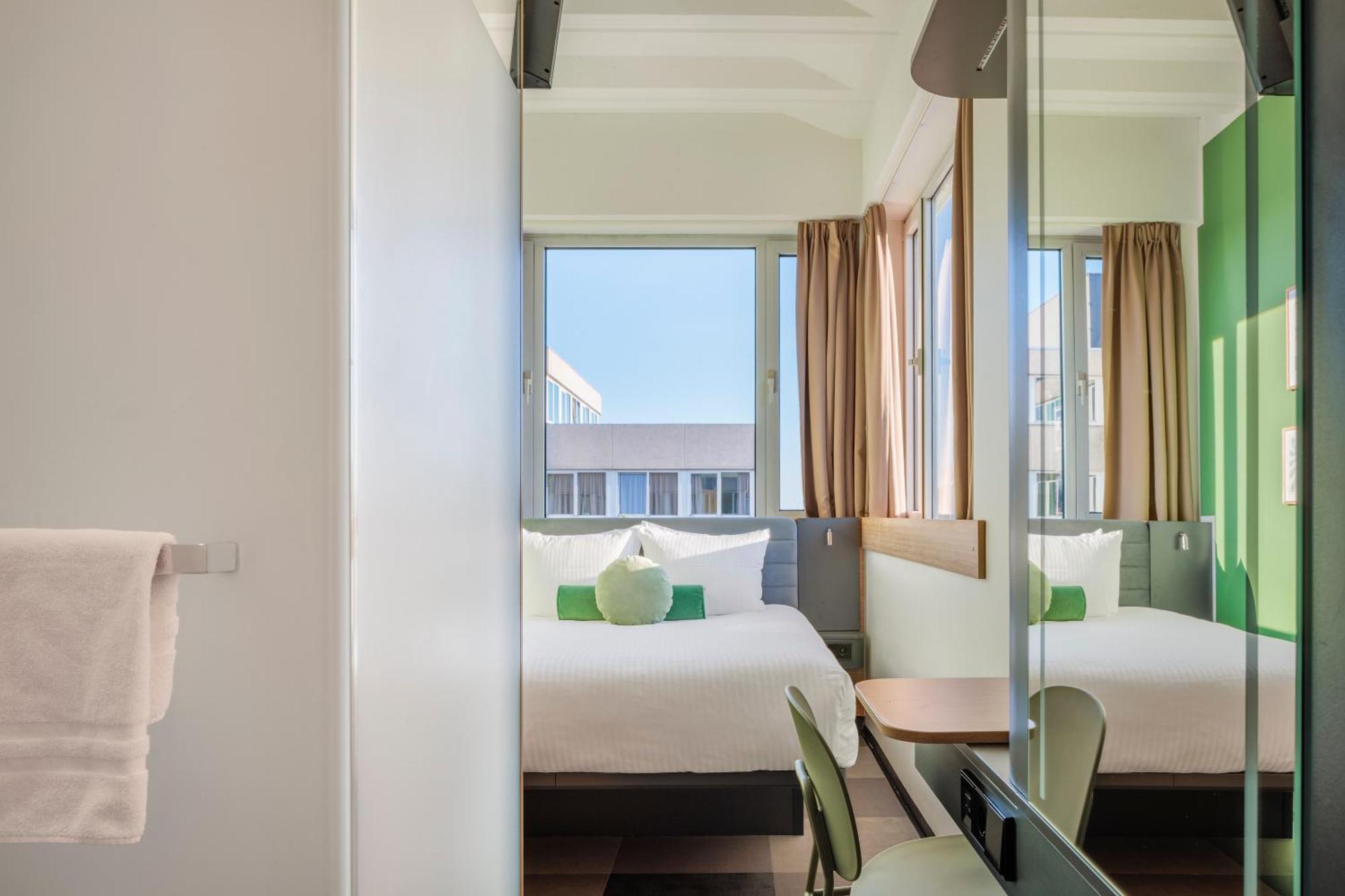 Maxhotel Amsterdam Airport Schiphol - Recently Renovated Hoofddorp Exterior foto