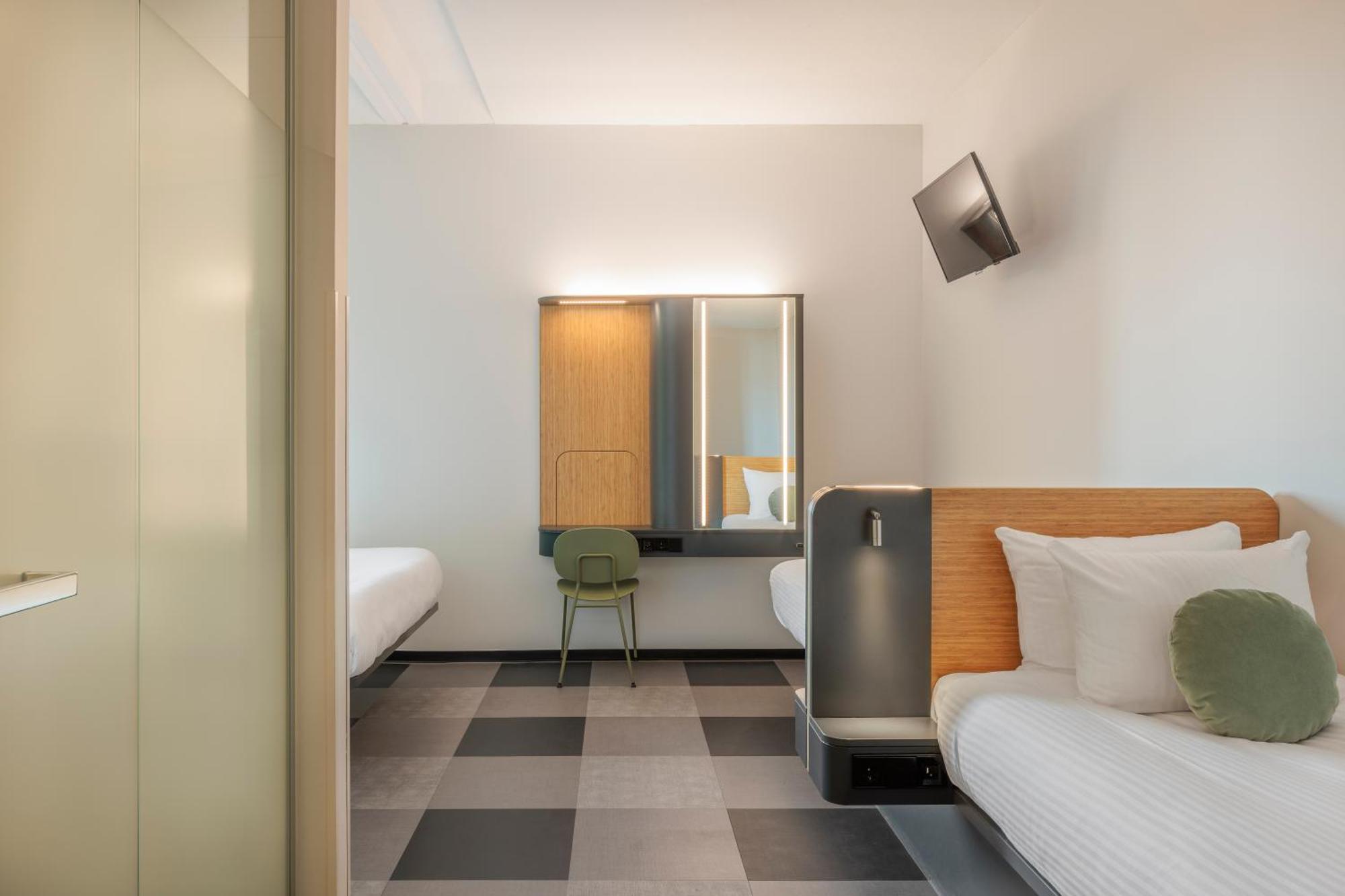 Maxhotel Amsterdam Airport Schiphol - Recently Renovated Hoofddorp Exterior foto