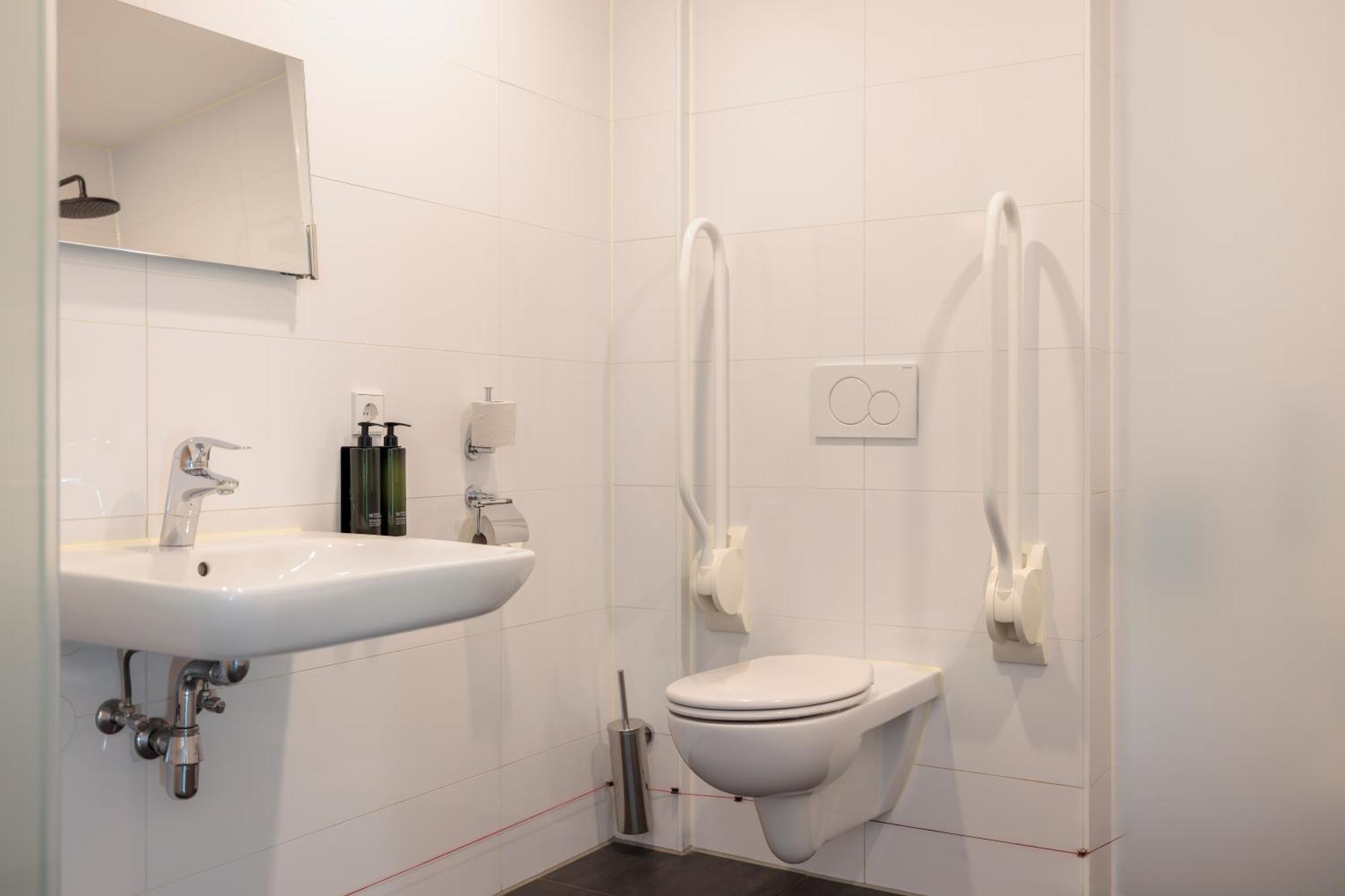 Maxhotel Amsterdam Airport Schiphol - Recently Renovated Hoofddorp Zimmer foto
