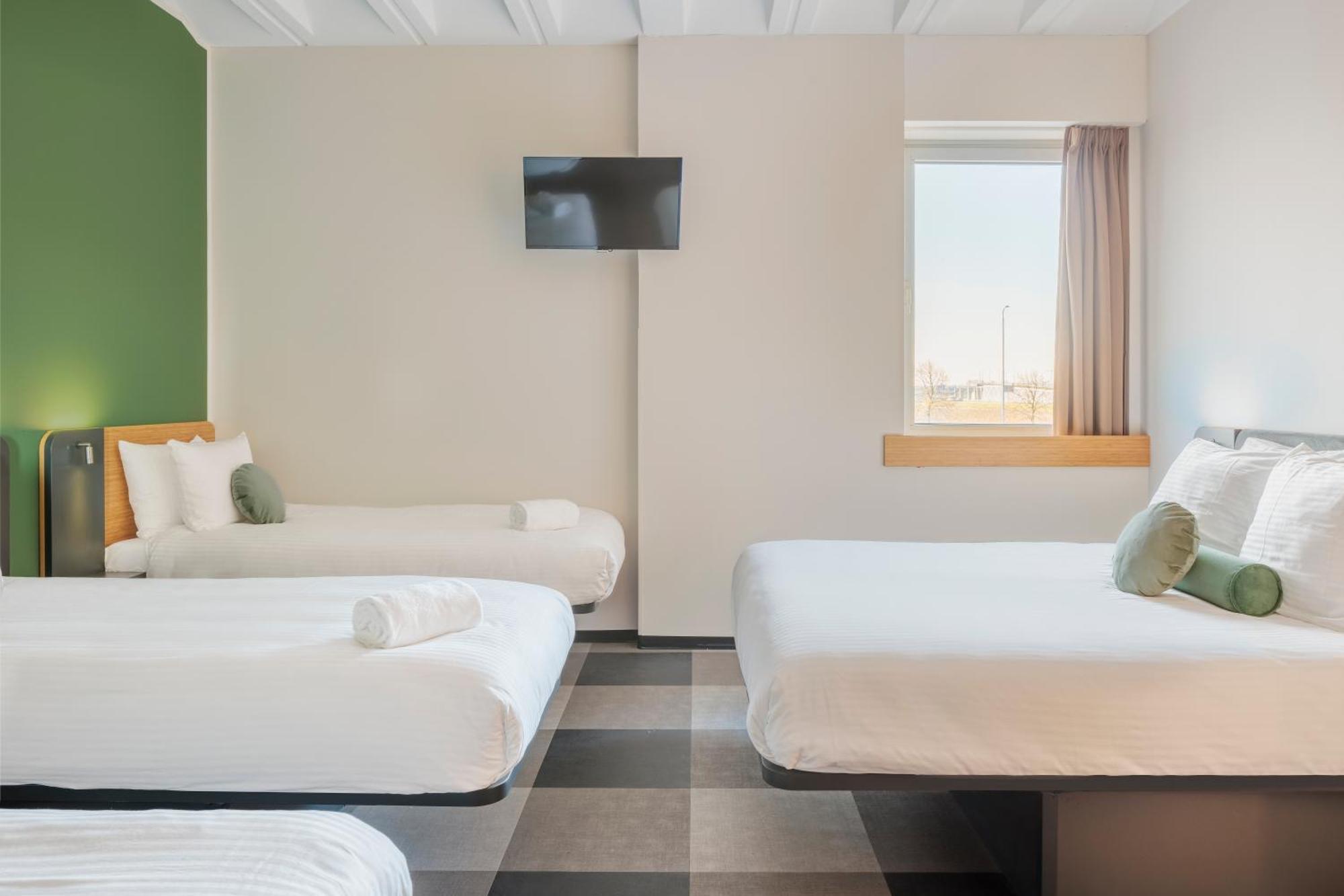 Maxhotel Amsterdam Airport Schiphol - Recently Renovated Hoofddorp Exterior foto