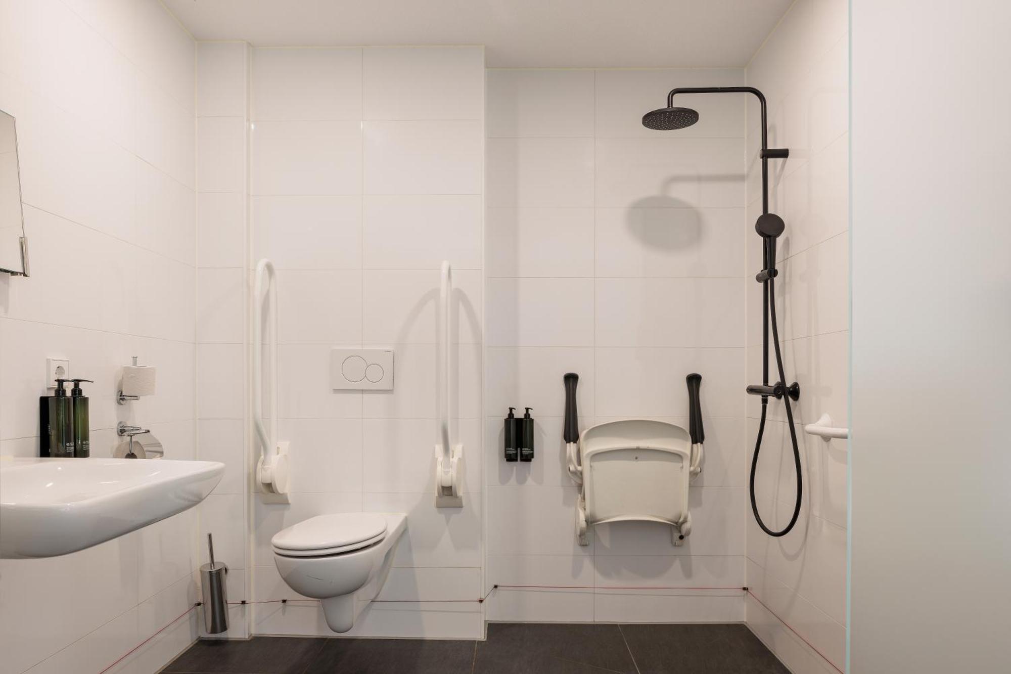 Maxhotel Amsterdam Airport Schiphol - Recently Renovated Hoofddorp Zimmer foto