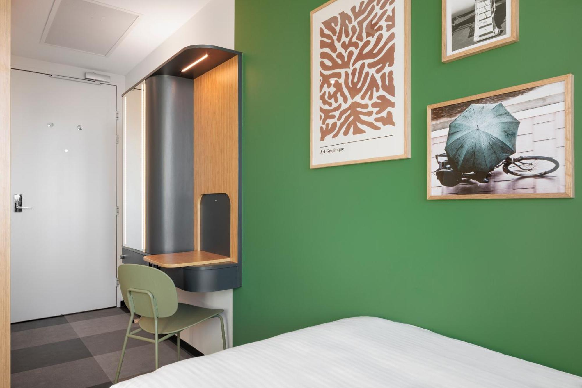 Maxhotel Amsterdam Airport Schiphol - Recently Renovated Hoofddorp Exterior foto