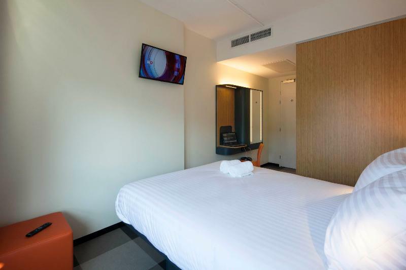 Maxhotel Amsterdam Airport Schiphol - Recently Renovated Hoofddorp Exterior foto